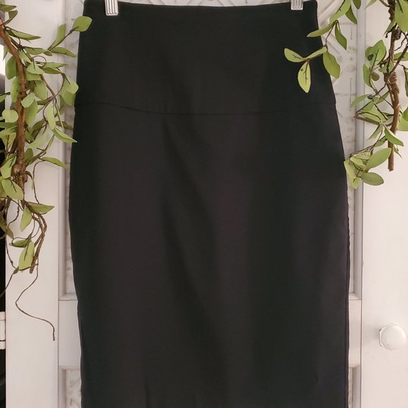 Black midi , pencil skirt.  Express store.  Size 2, back zipper.  Excellent cond - Picture 1 of 3